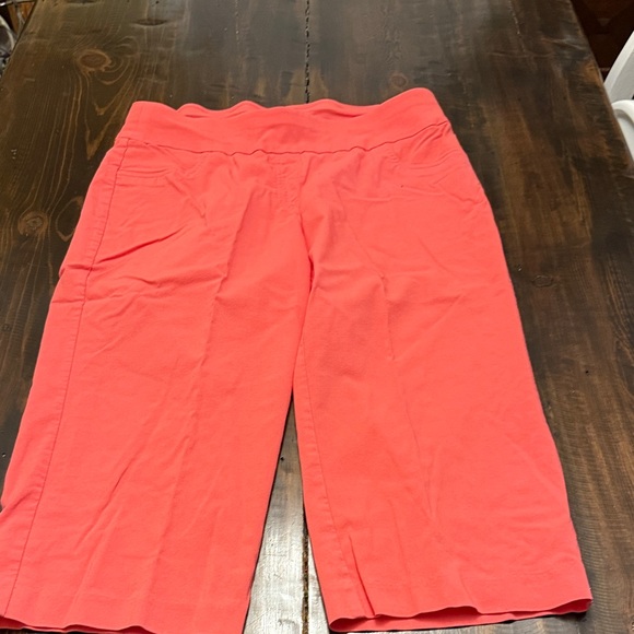 Ruby Rd. Coral Capris - Picture 1 of 3